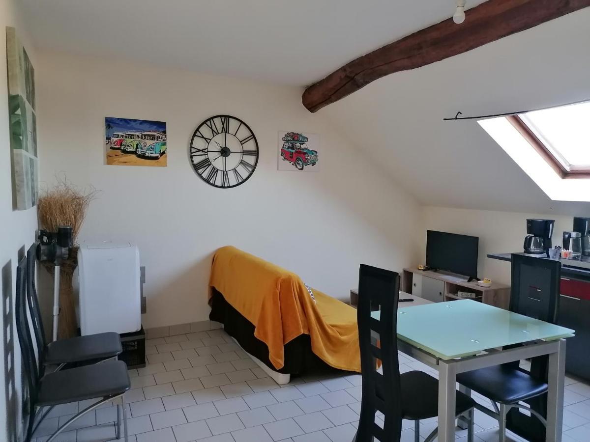 Appartement Climatise Avec Parking Prive A Doue La Fontaine Eksteriør billede
