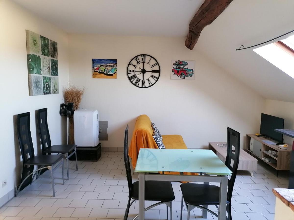 Appartement Climatise Avec Parking Prive A Doue La Fontaine Eksteriør billede